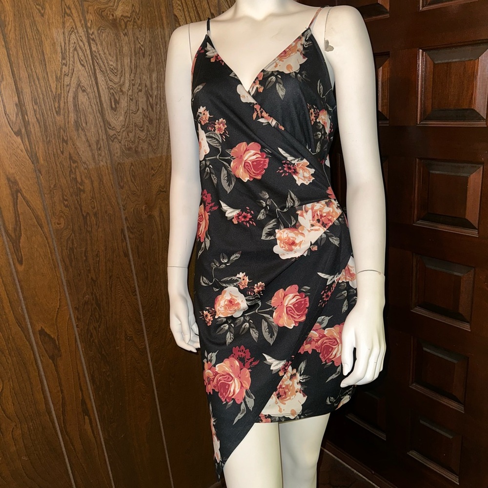 Women’s size large asymmetrical floral little black dress size large